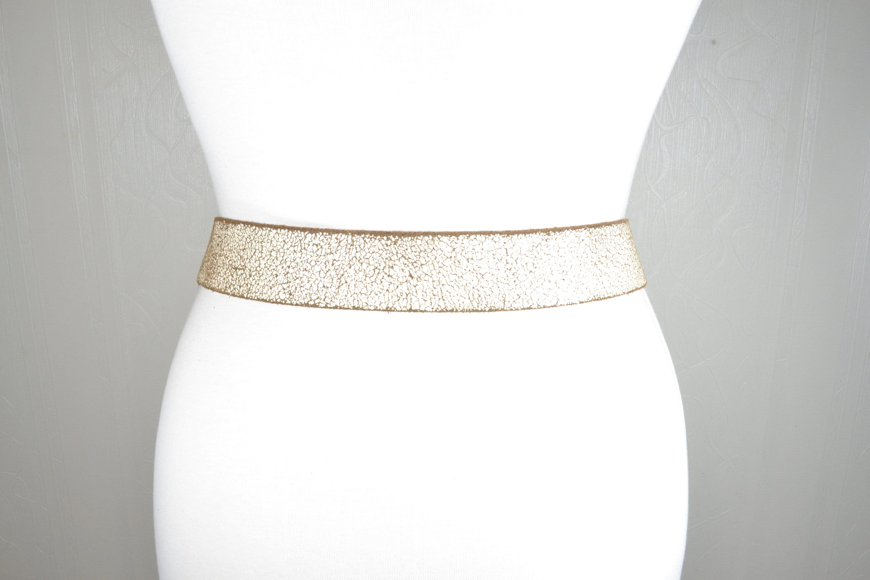 Vintage Cracked Leather Belt: Country Western Cowgirl Style 