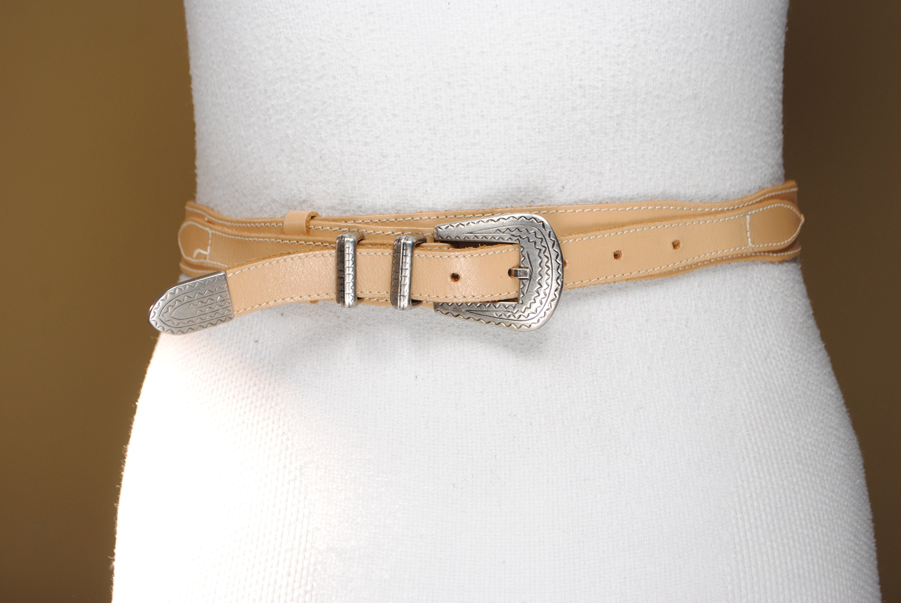 Vintage Beige Leather Ranger Belt With Silver Buckle (36  display picture 3