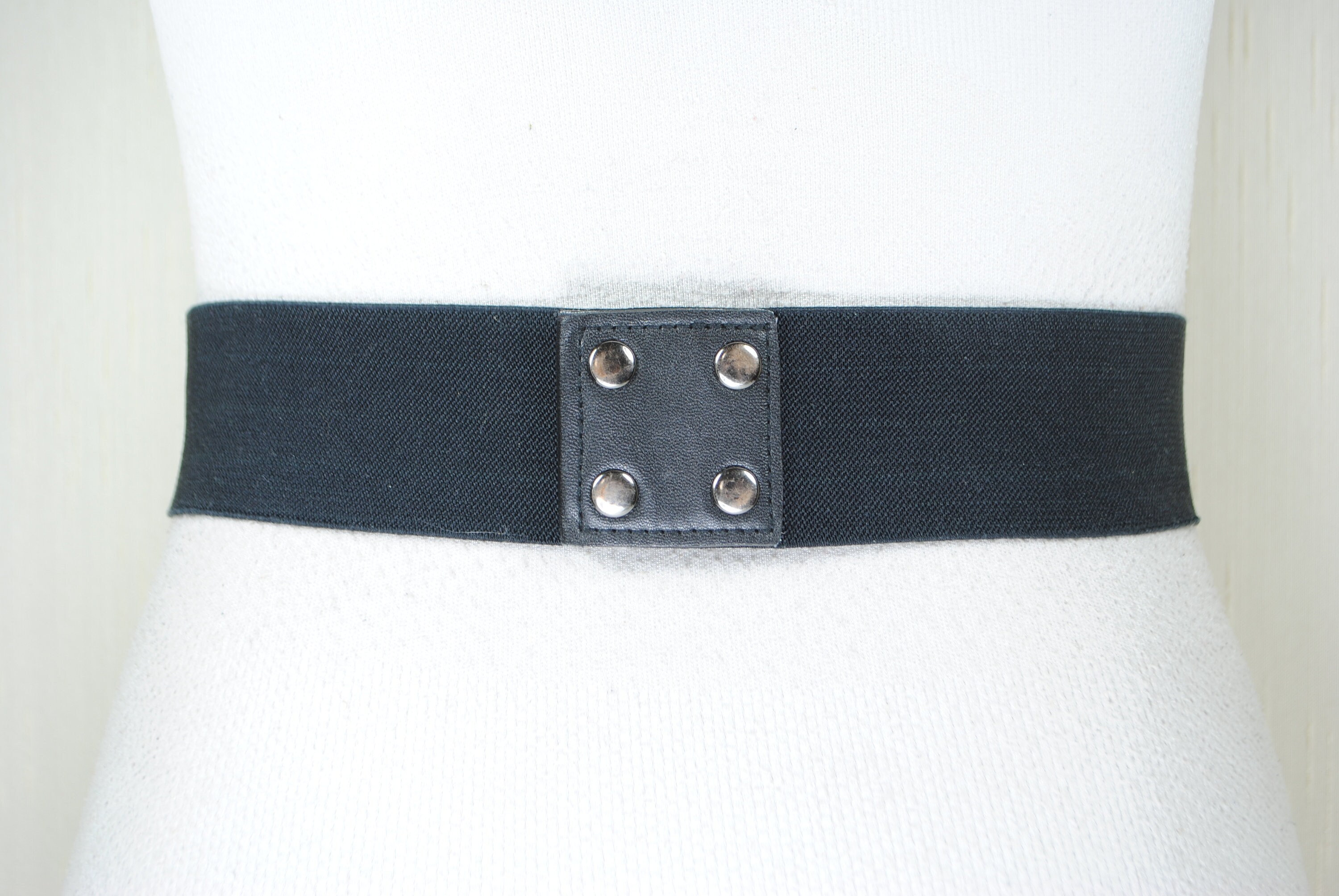 Vintage Black Elastic Waist Belt: Beaded Women