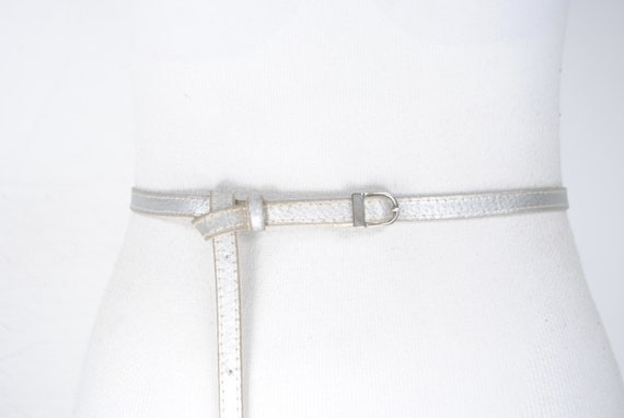 1980s 30"-39" silver metallic belt for women