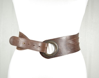 Vintage Brown Leather Belt with Western-Inspired Concho and Oversized Metal Buckle, Boho Cowgirl Statement Belt,Brown V-shaped Belt