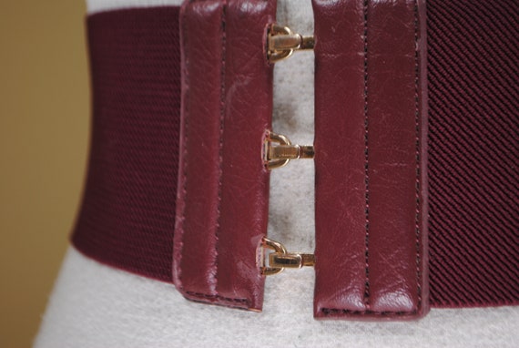 Wide maroon elastic belt - image 4