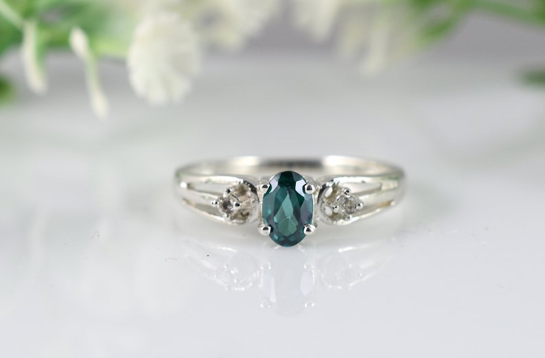 Emerald Green Topaz Silver Ring RGT-013 Birthday Gift Wedding Ring Valentine Gift Engagement Ring Design N0 Anniversary Gift