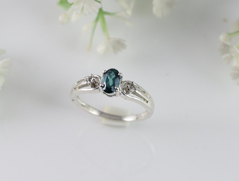 Emerald Green Topaz Silver Ring RGT-013 Birthday Gift Wedding Ring Valentine Gift Engagement Ring Design N0 Anniversary Gift