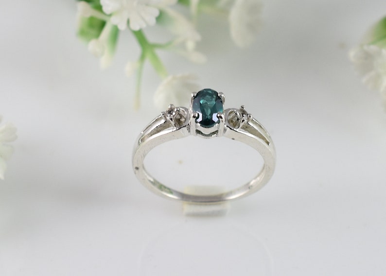 Emerald Green Topaz Silver Ring RGT-013 Birthday Gift Wedding Ring Valentine Gift Engagement Ring Design N0 Anniversary Gift