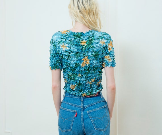 blue floral print micropleat popcorn top | simple… - image 5