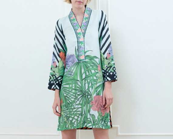 70s rainbow flower print tunic | peony print beach