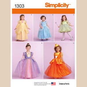 Peut inclure: Patron de couture Simplicity numéro 1303 pour réaliser cinq costumes de princesse différents pour enfants. Le patron comprend une robe de princesse jaune, une robe de princesse bleue, une robe de princesse verte, une robe de princesse violette et une robe de princesse orange.