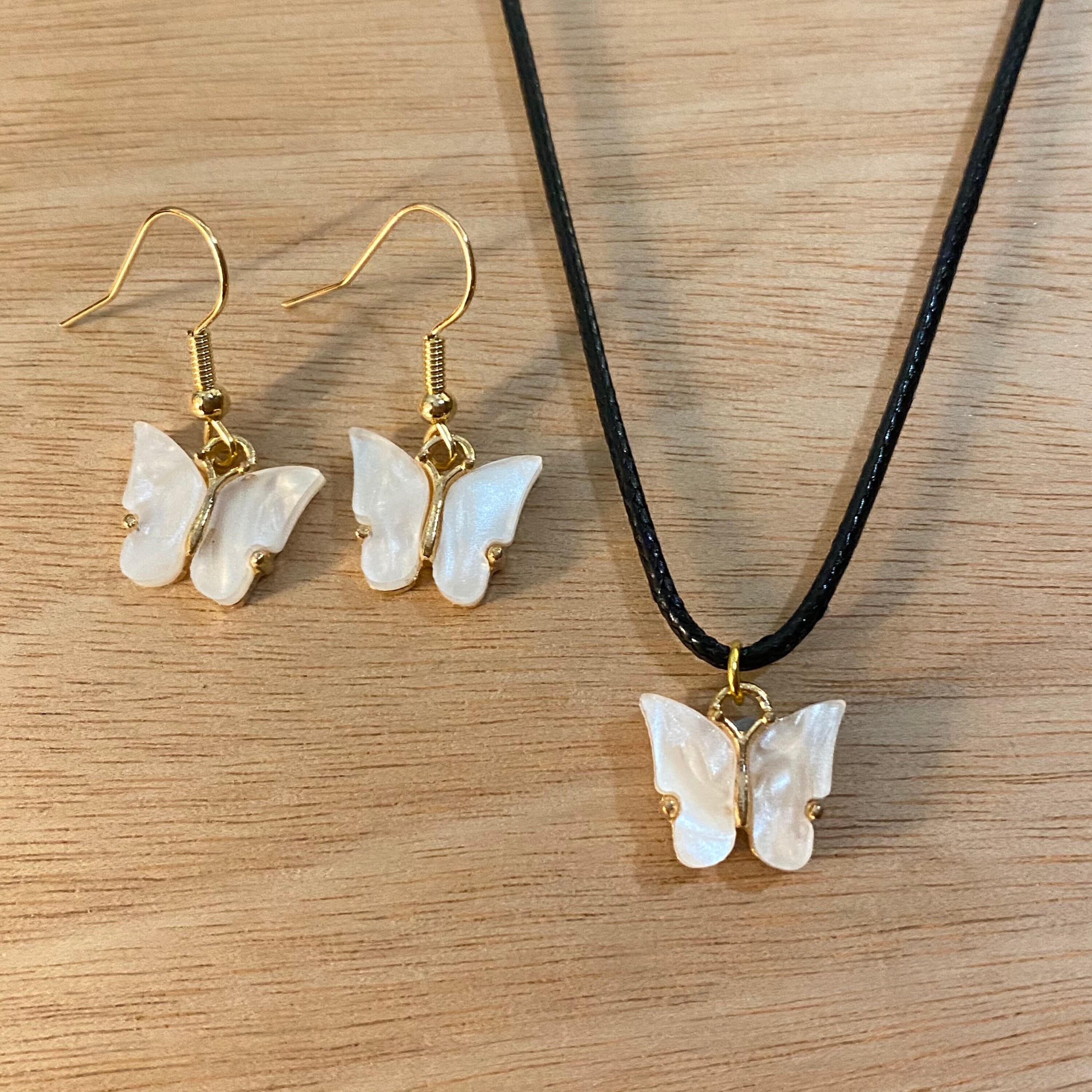 蝶のイヤリングとネックレスのセット - さまざまな色 - Etsy 日本