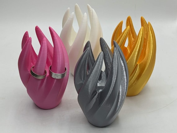 Ring Holder / Twisted Ring Stand Jewellery Holder / Trinket Ring Holder / Ring Stand / Jewellery Display / Ring Display / Ring Storage