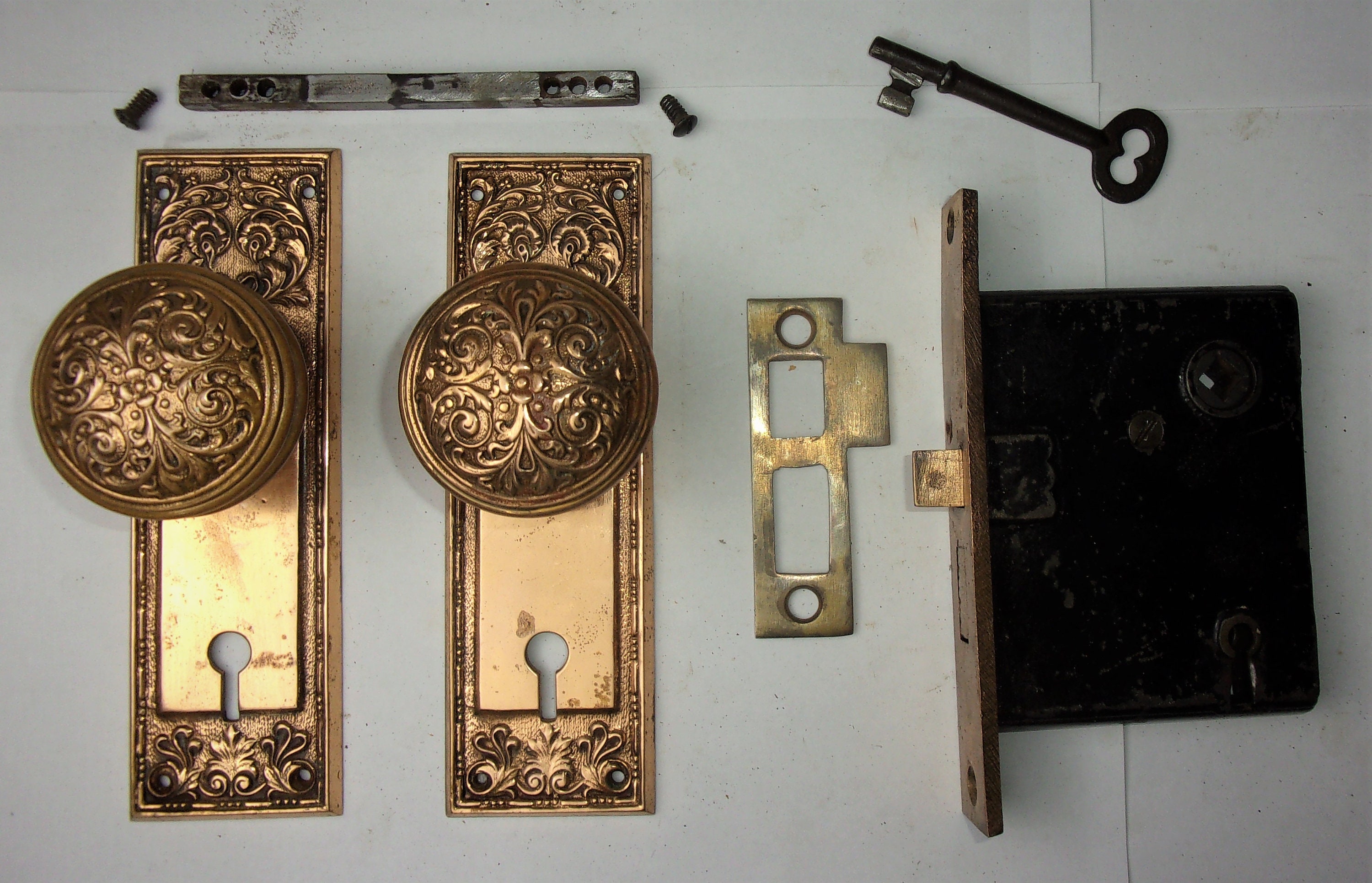 Antique Ornate Set EASTLAKE VICTORIAN Backplates Door Knobs Etsy