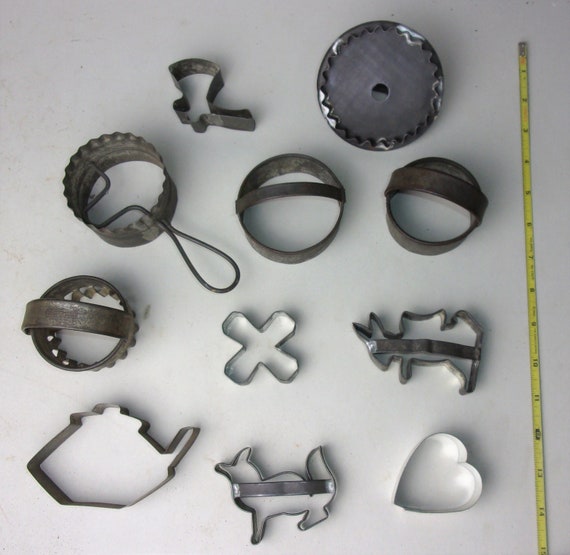different shapes of cookie cutters