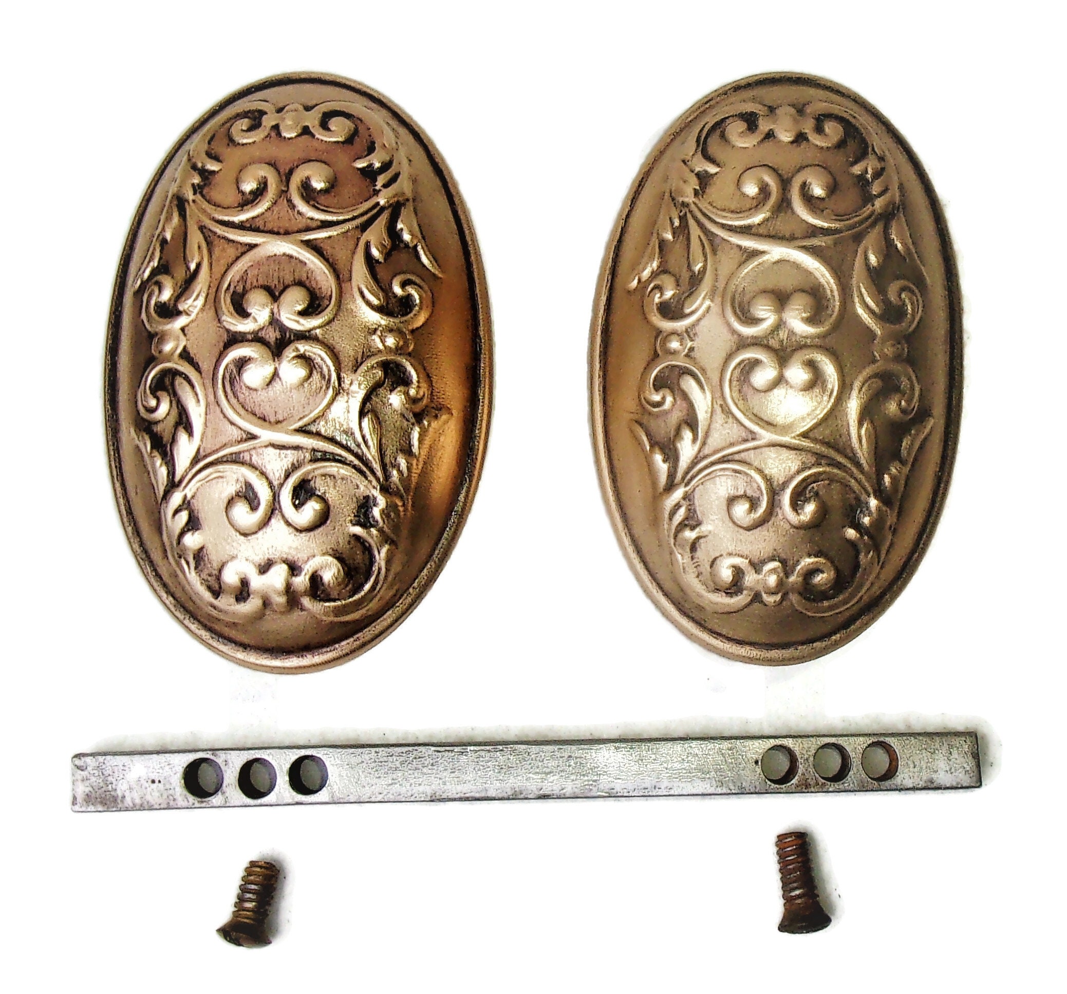 Pair of Antique Vintage Eastlake Victorian Oval Door Knobs W/ Spindle  Salvage 