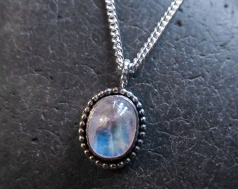 Iris • Handmade 925 Silver Oval Moonstone Pendant