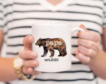 Father to be Baby Announcement Papa Bear Coffee mug. Expected GrandFather. Gift for new dad. Gift for Papa. Grandpa Bear with Date