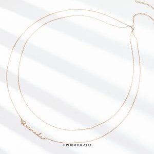 PERIMADE Chaîne de ventre avec nom personnalisé Chaîne de taille superposée avec breloque personnalisée Bijoux de corps de mariage de demoiselle d'honneur Cadeau tendance pour meilleur ami Or