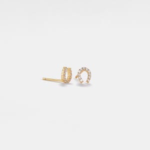 PERIMADE Boucles d'oreilles fines fer à cheval • Petites petites boucles d'oreilles fer à cheval en or • Bijoux d'amitié en argent sterling • Cadeau tendance pour meilleur ami