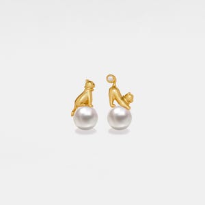 PERIMADE Gold Cat Pearl Stud Earrings • Tiny Small Cat Wedding Earrings • Sterling Silver Friendship Jewelry • Trendy Best Friend Gift