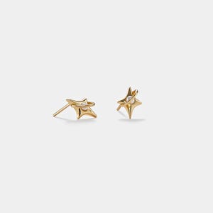 PERIMADE Small Pearl Star Stud Earrings • Tiny Minimalist Star Stud Earrings • Sterling Silver Friendship Jewelry • Trendy Best Friend Gift