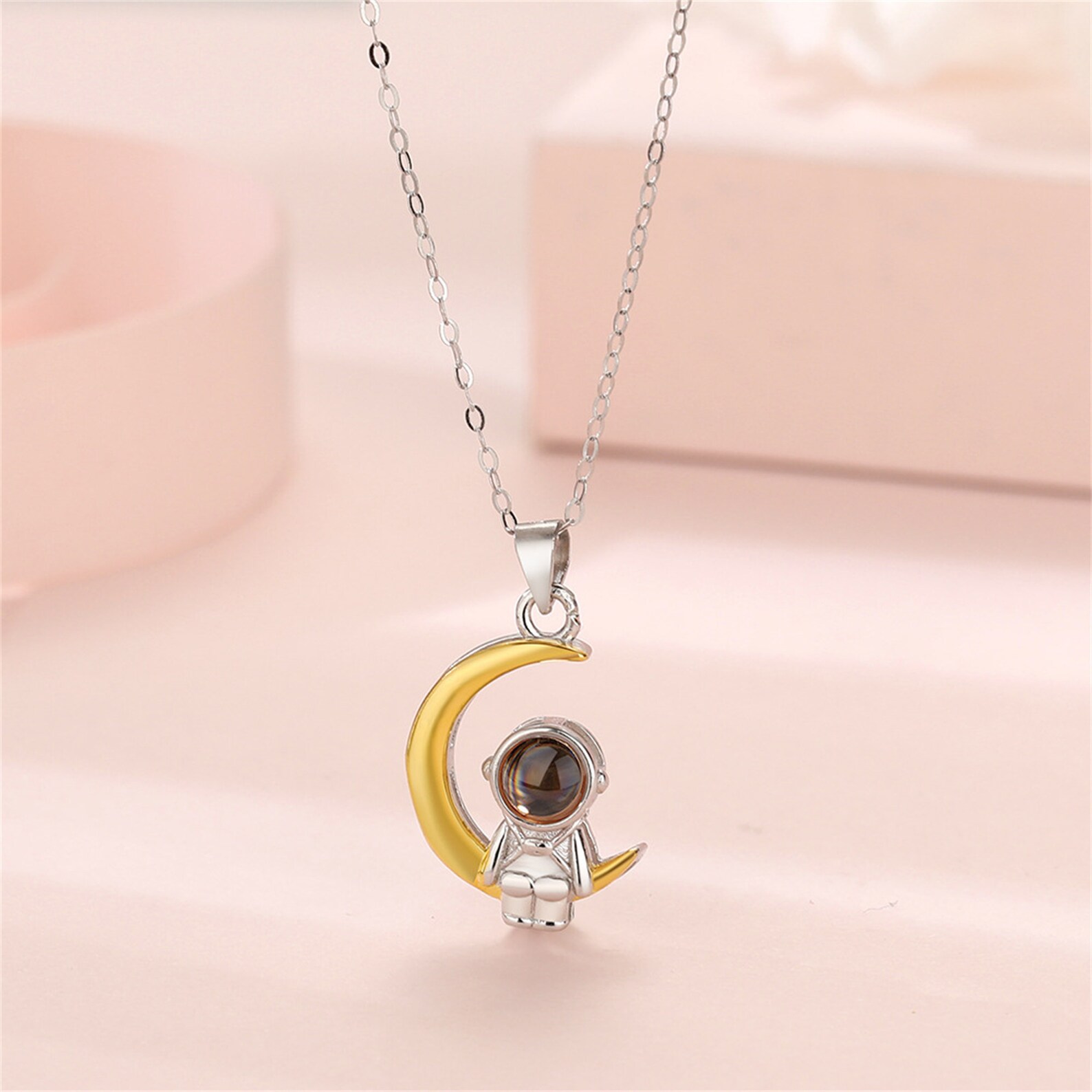 Valentine's Day Personalized Astronaut Space Moon Star Photo Projection Necklace With I Love You 100 Languages Couple Gift Projection Necklaces