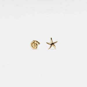 PERIMADE Orecchini a bottone con stelle marine conchiglie • Orecchini con conchiglie dorate non corrispondenti • Gioielli dell'amicizia in argento sterling • Regalo alla moda per migliore amico