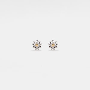 PERIMADE Daisy Flower Stud Earrings • Dainty Gold Daisy Cartilage Earrings • Sterling Silver Friendship Jewelry • Trendy Best Friend Gift