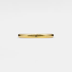 PERIMADE Anillo de banda con letra inicial de oro • Anillo de pareja apilable con letras personalizadas • Joyería de amistad de plata de ley • Regalo moderno para mejor amigo