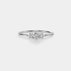 Anillo de compromiso de moissanita PERIMADE • Anillo de banda fina de moissanita de tres piedras • Joyería de boda de plata esterlina • Regalo moderno para tu mejor amiga