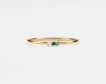 Bague fine PERIMADE avec pierres de naissance personnalisées • Bague à empiler avec trois pierres de naissance en or • Bijoux d'amitié en argent sterling • Cadeau tendance pour meilleur ami