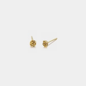 PERIMADE Rose Flower Stud Earrings • Tiny Small Gold Flower Earrings • Sterling Silver Friendship Jewelry • Trendy Best Friend Gift