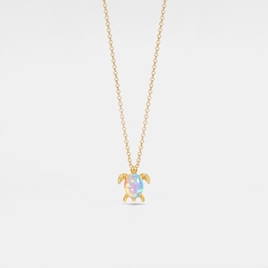 Colgante de tortuga marina de playa con ópalo PERIMADE • Delicado collar con capas de tortuga marina • Joyería de la amistad en plata esterlina • Regalo moderno para tu mejor amiga