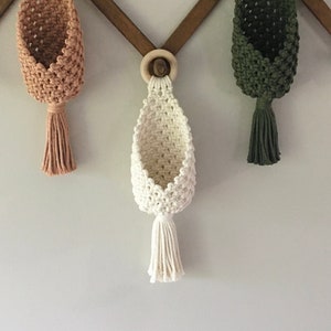 Macrame hanging pod | Plant hanging | Hanging basket | Macrame pouch | Baby plant pod | Plant hanger | Mini plant hanger | Motorhome decor