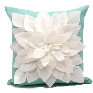 Square Flower Pillow - 3D Flower Pillow - Soft & Comfortable Pillow - Daisy Flower Pillow - Decorative Throw Pillow - Pillows for Home Décor