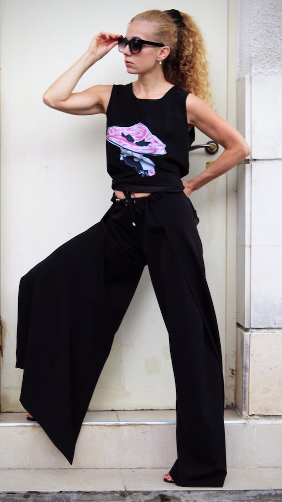 extremely baggy pants