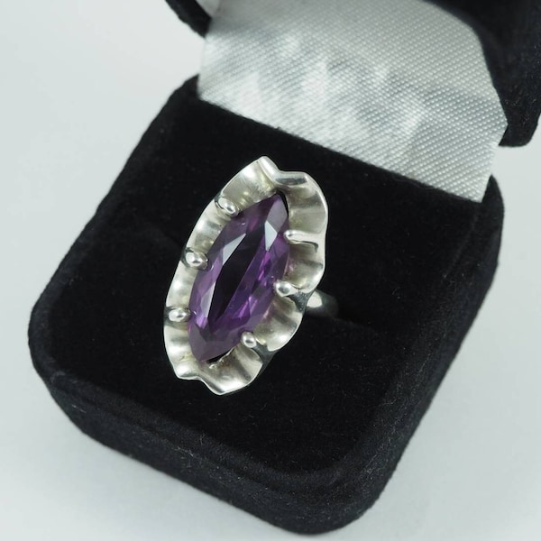 Brutalist Modernist Mexican Silver Ring with Navette Cut Purple Glass, 1970's - UK Size O, US 7