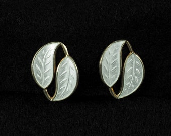 Boucles d'oreilles Feuilles en Émail Doré Blanc par Willy Winnaess pour David Andersen