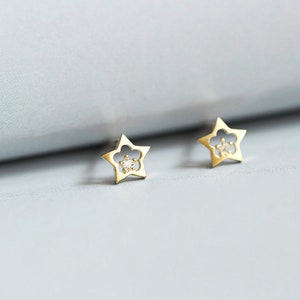 Gold Star Earrings, Gold Stud Earrings, Tiny Gold Studs, Gift For Her, Tiny Gold Star Studs, Star Stud Earrings