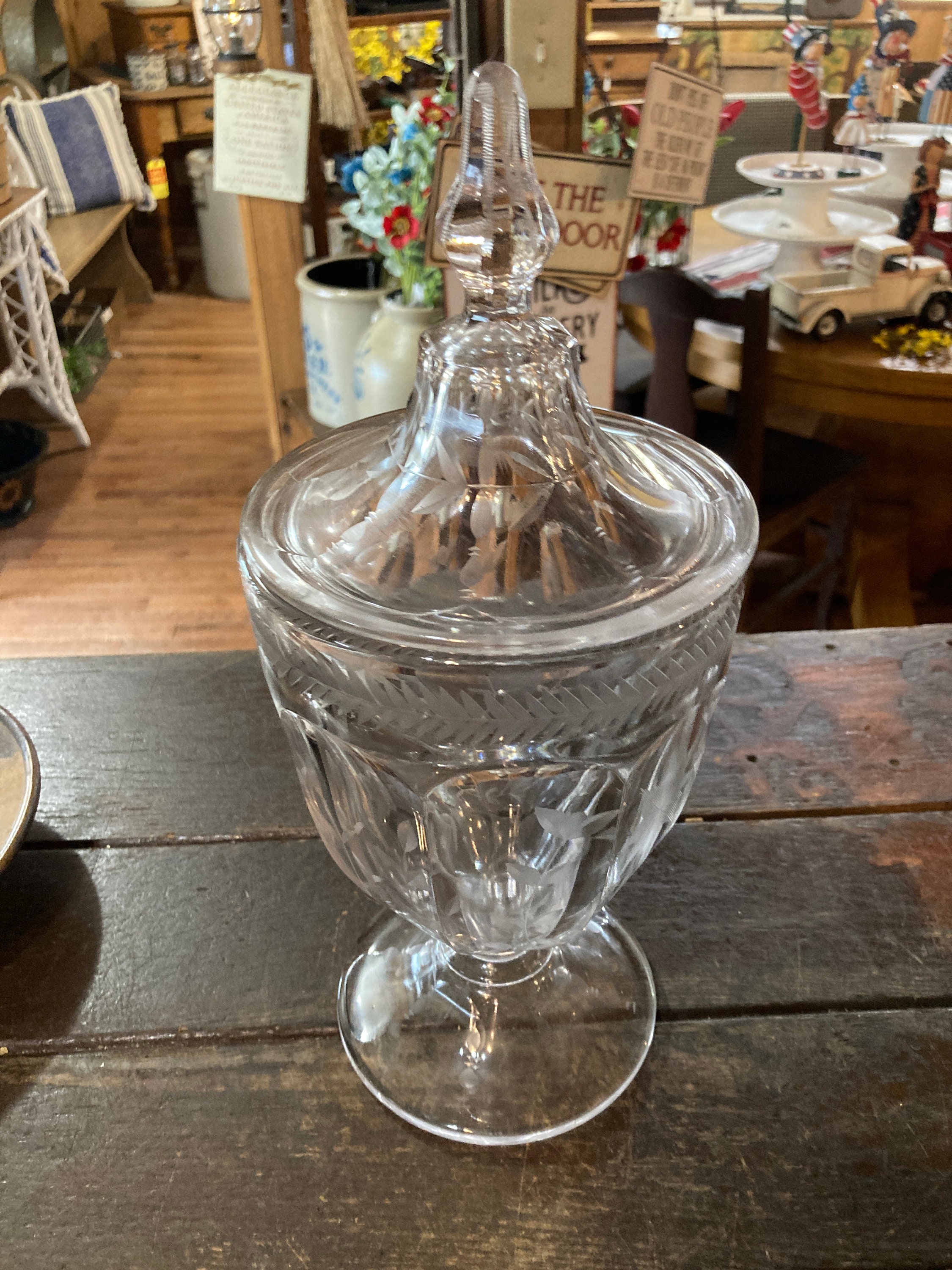 Vintage frosted glass candy dish. With nice design Etsy