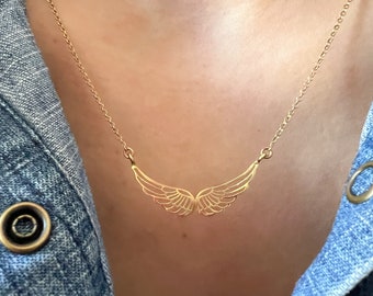 Dainty Angel Wings Necklace, Wings Pendant, Wings Jewelry, Mums Gift, Lucky charm, Wings Design, Necklace with Wings, Daughters Gift Idea