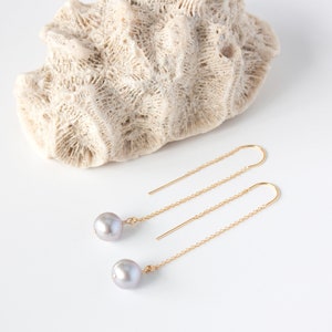 Neri Pearl Threader Earrings, 14k Gold Filled Threaders, White Pearl Dangle Earrings, Pearl Drop Earrings, Bridesmaid Earrings image 4