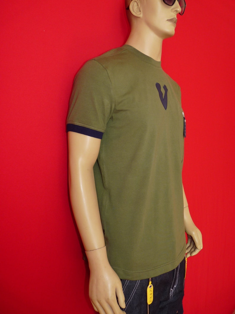 Daab chest logo hand made, green jersey fabric, navy blue rib cuff, zip fashion pocket on left side on the chest men's t-shirt size medium image 4