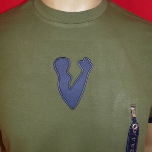 Daab chest logo hand made, green jersey fabric, navy blue rib cuff, zip fashion pocket on left side on the chest men's t-shirt size medium image 2