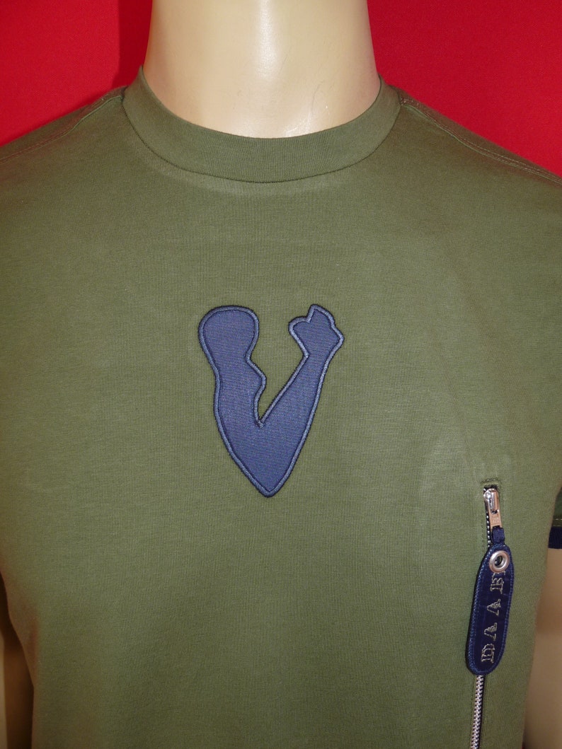 Daab chest logo hand made, green jersey fabric, navy blue rib cuff, zip fashion pocket on left side on the chest men's t-shirt size medium image 2