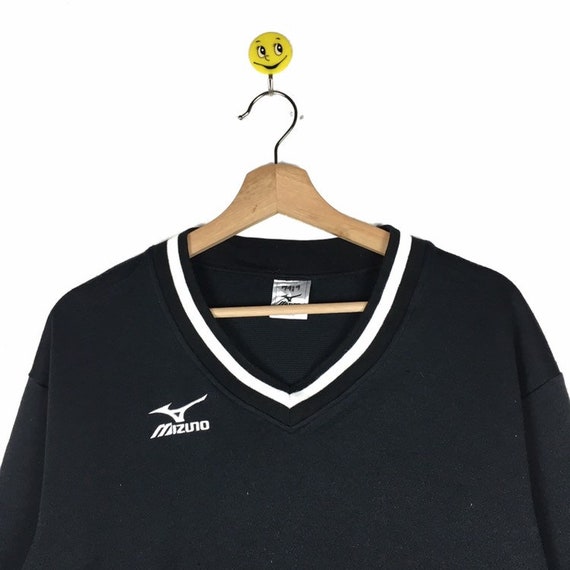 mizuno sweater