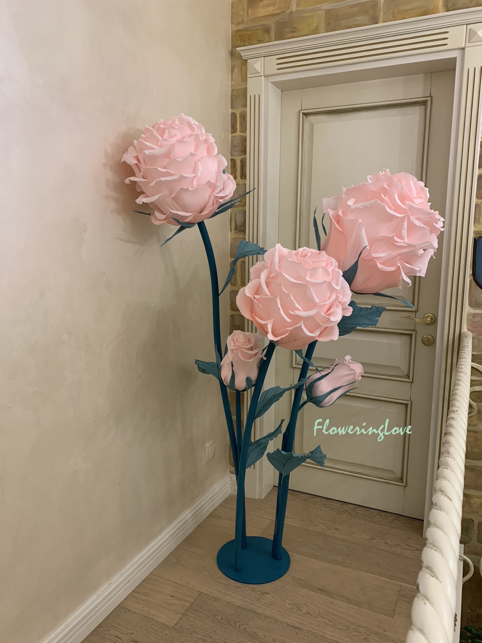 Metal Giant Flower Stand Base: Iron Self-standing Display (9.8 