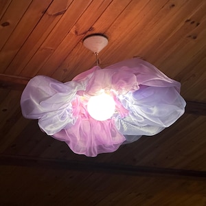 Organza Flower Pendant Light – Soft Handmade Bloom Lamp – Elegant Boho Ceiling Fixture