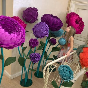 SET 15 Giant paper or foam flowers with metal stands, Alice in Wonderland party, Backdrop for wedding, Photoshoot baby shower, Flower garden