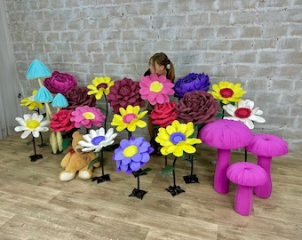 18 giant flowers: daisies, roses, peonies, chrysanthemums, Alice in Wonderland party