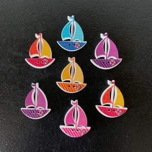 7 random mix sailboat buttons, sailboat buttons, sailboat button, boat buttons, buttons bulk, summer buttons, boat craft, colorful boats,