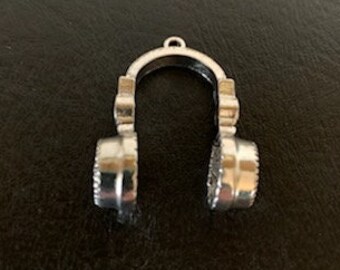 1 large silver headphone charm, headphone charm, headphone pendant, headphones, headphones charm, headphones pendant, music charm, headphone